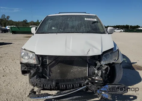 2016 Chrysler Town & Country Touring z USA, uszkodzony, nr VIN 2C4RC1BG7GR301265